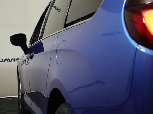 New 2026 Chrysler Pacifica Select image 10