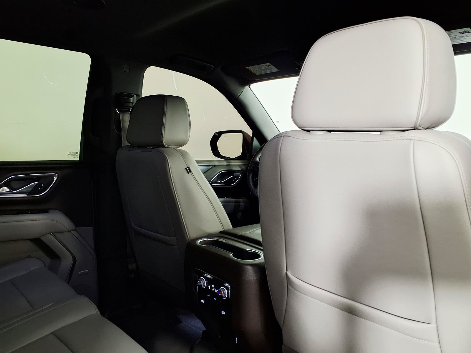 Used 2023 GMC Yukon SLT RWD image 12