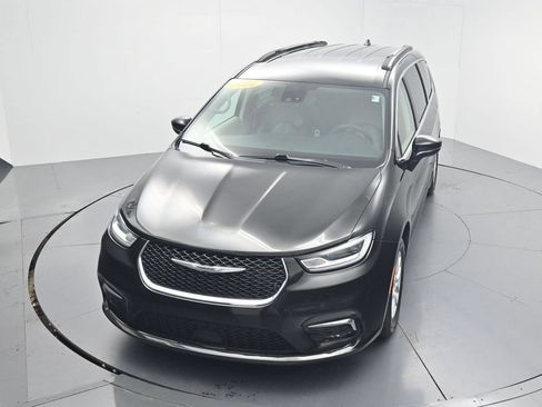 Used 2022 Chrysler Pacifica Touring-L FWD image 51