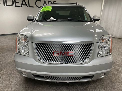 Used 2014 GMC Yukon XL SLT image 2