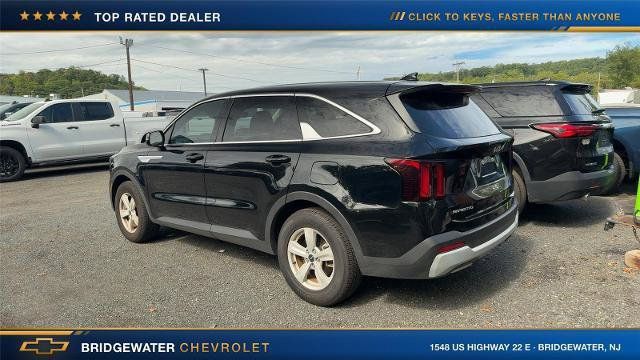 Used 2026 Kia Sorento LX FWD image 3