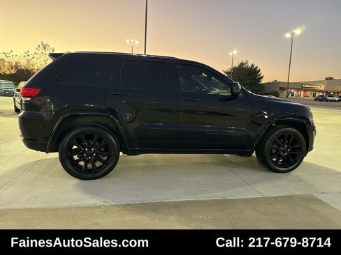 Used 2019 Jeep Grand Cherokee Altitude image 22
