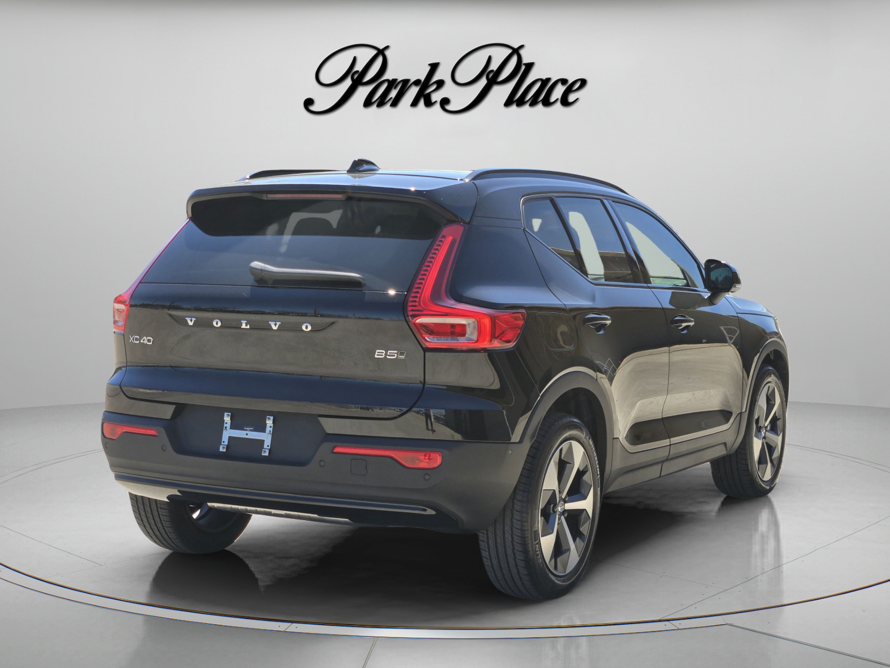 Used 2026 Volvo XC40 B5 Plus w/ Protection Package Premier AWD/4WD image 6
