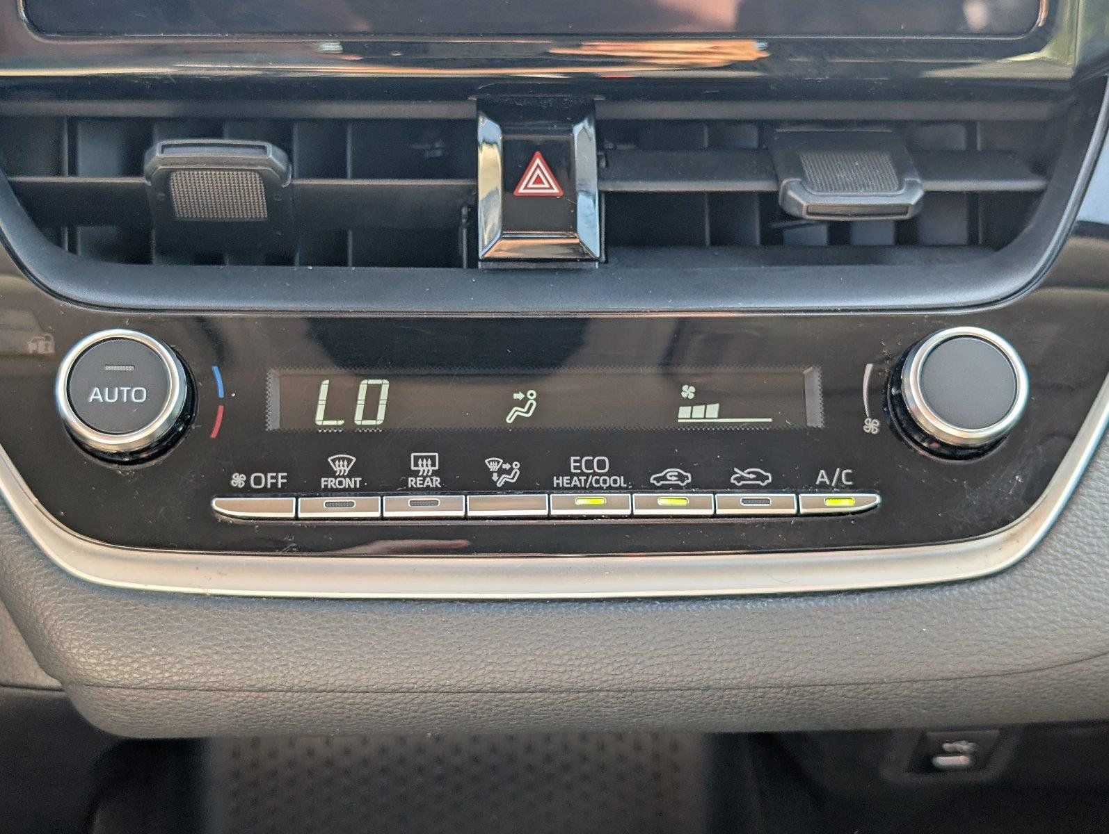 Used 2025 Toyota Corolla LE FWD image 23