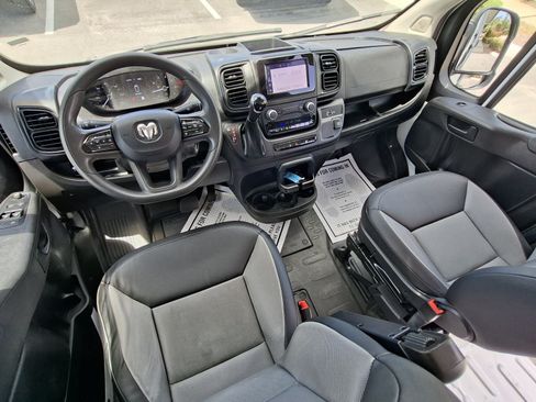 Used 2025 RAM ProMaster 2500 w/ Convenience Group FWD image 18