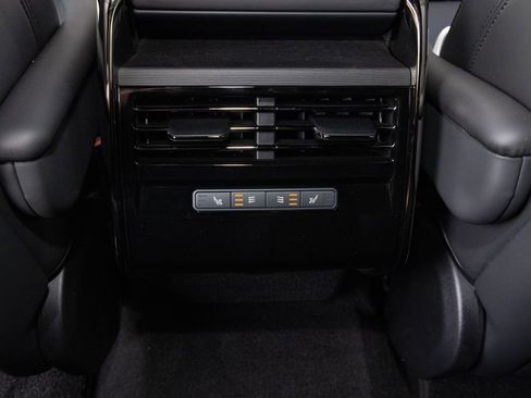 Used 2023 Land Rover Range Rover Sport SE Dynamic image 36