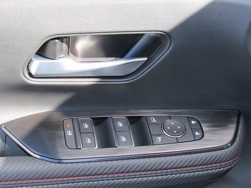 New 2026 Nissan Kicks SR image 12