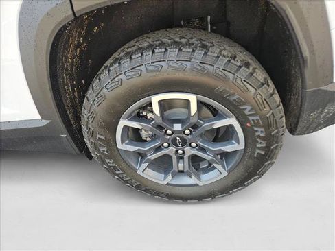 New 2026 Chevrolet Equinox ACTIV w/ Safety and Technology Package image 10