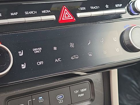 Used 2025 Hyundai Tucson Limited AWD/4WD image 24