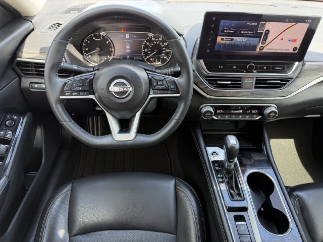Used 2023 Nissan Altima 2.5 SL FWD image 11