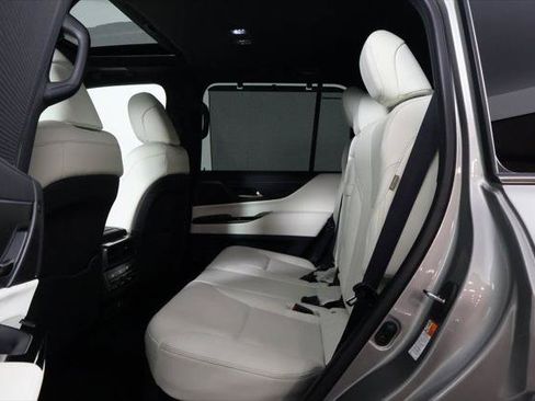 Certified 2024 Lexus LX 600 4WD w/ Luxury Package image 11