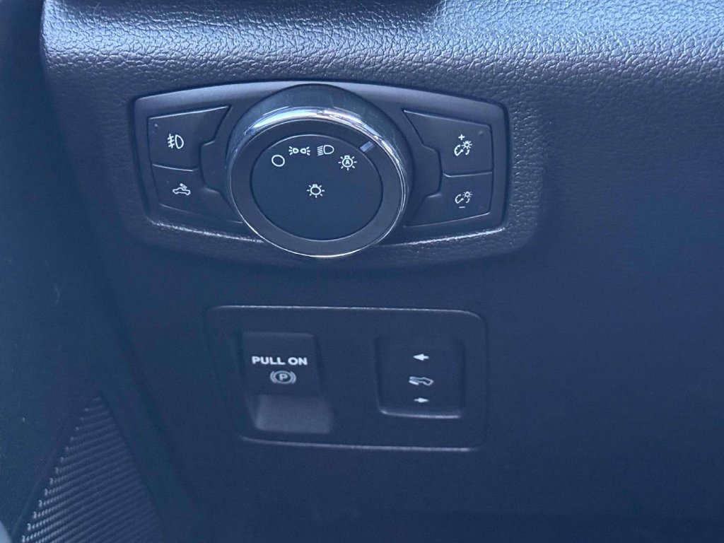Used 2018 Ford F150 XLT w/ Equipment Group 302A Luxury AWD/4WD image 18