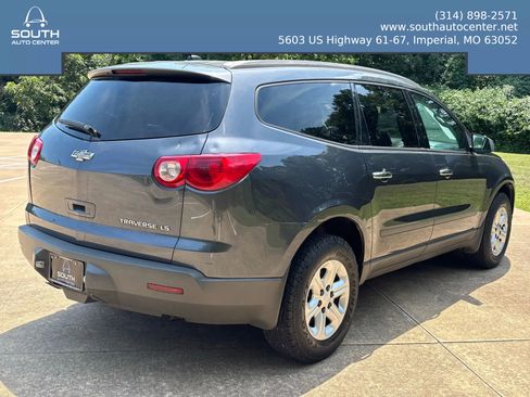 Used 2012 Chevrolet Traverse LS image 5