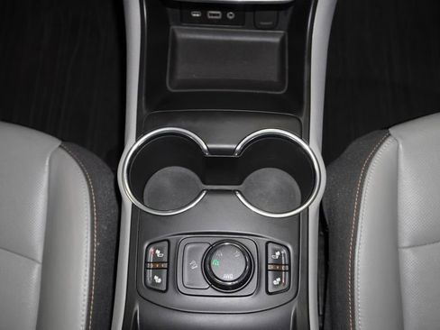 Used 2019 GMC Terrain SLT w/ Preferred Package image 19