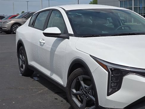 Used 2025 Kia K4 FWD image 54