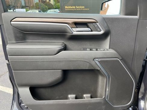 Used 2022 Chevrolet Silverado 1500 LT image 8