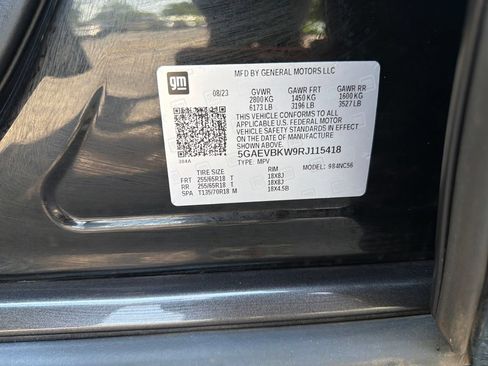 Used 2024 Buick Enclave Premium AWD/4WD image 31