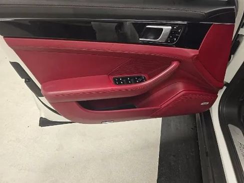 Used 2018 Porsche Panamera 4 AWD/4WD image 27