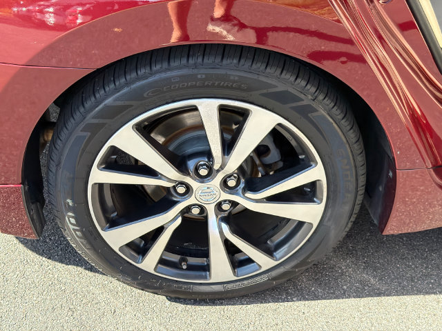 Used 2017 Nissan Maxima 3.5 SL FWD image 18
