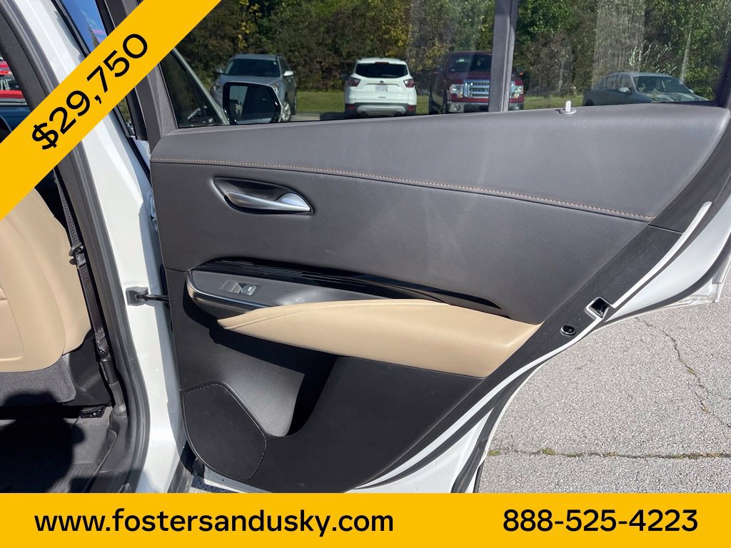 Used 2024 Cadillac XT4 Luxury w/ Cold Weather Package FWD image 18