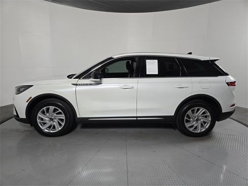 Certified 2024 Lincoln Corsair Premiere w/ Rear Removable Package Tray image 7