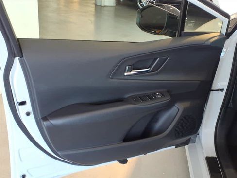 Used 2025 Toyota Prius AWD image 10