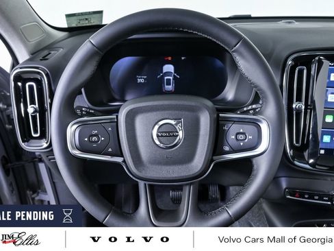 Certified 2025 Volvo XC40 B5 Plus AWD/4WD image 10