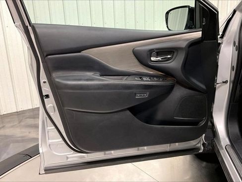 Used 2015 Nissan Murano Platinum w/ Platinum Technology Package AWD/4WD image 23