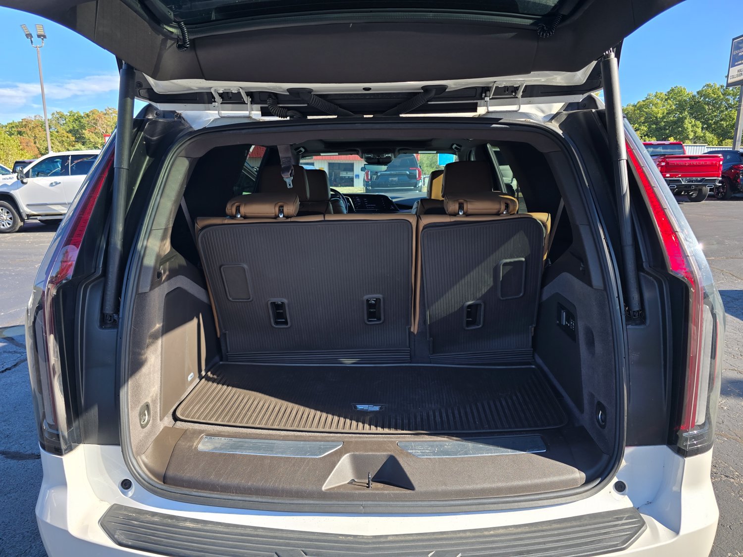 Used 2024 Cadillac Escalade Sport w/ LPO, ONYX Package AWD/4WD image 19