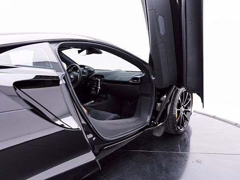 Used 2026 McLaren Artura RWD image 47