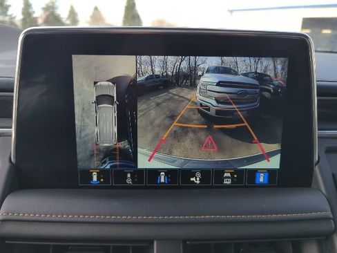 Used 2023 GMC Yukon XL AT4 w/ AT4 Premium Package image 7