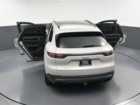Certified 2023 Porsche Cayenne AWD/4WD image 34