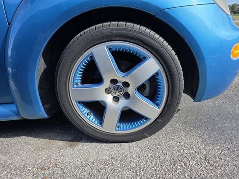 Used 2004 Volkswagen Beetle Satellite Blue image 2