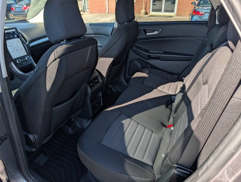Used 2022 Ford Edge SE w/ Black Appearance Package AWD/4WD image 11
