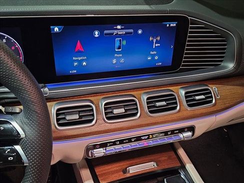 New 2026 Mercedes-Benz GLS 450 4MATIC image 12