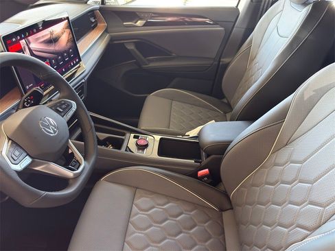 New 2026 Volkswagen Tiguan SEL R-Line image 13