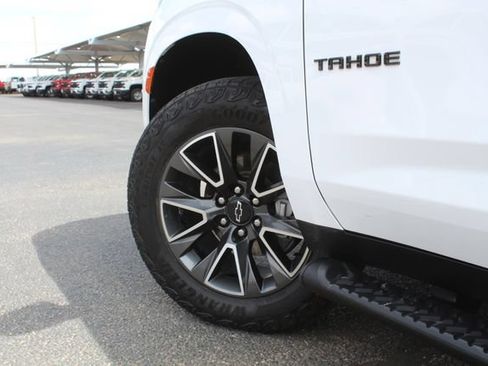 Used 2024 Chevrolet Tahoe Z71 w/ Luxury Package AWD/4WD image 12