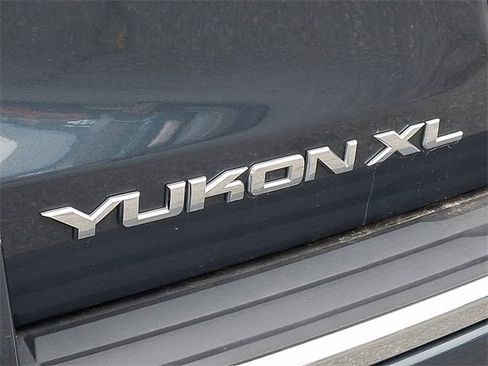 Used 2019 GMC Yukon XL Denali w/ Denali Ultimate Package image 30