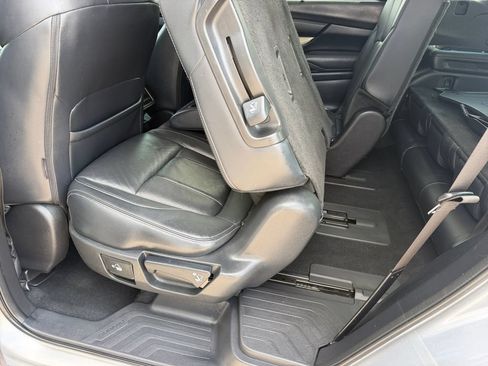 Used 2019 Subaru Ascent Limited AWD/4WD image 16