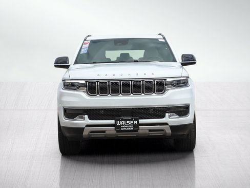 Used 2025 Jeep Wagoneer Series II w/ 8-Passenger Seating Package AWD/4WD image 8