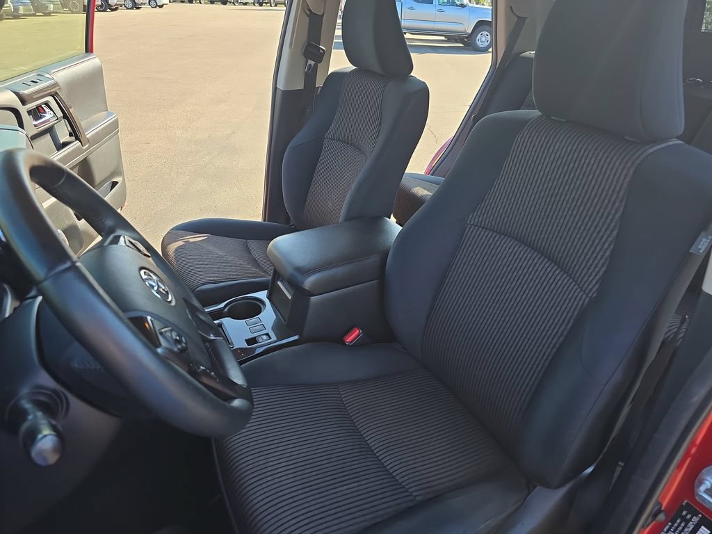 Used 2015 Toyota 4Runner Trail AWD/4WD image 17