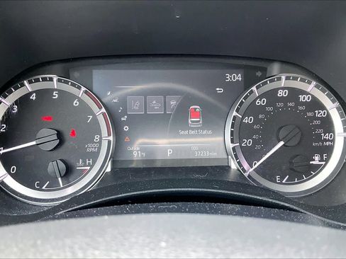 Used 2023 Toyota Highlander LE FWD image 25