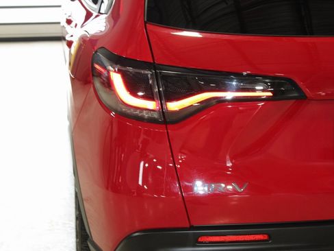 Certified 2024 Honda HR-V Sport image 37