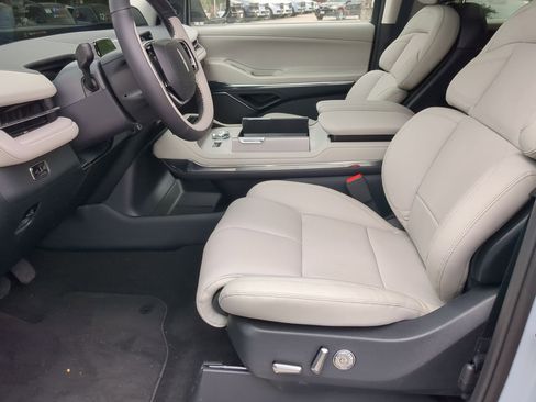 New 2026 Lincoln Navigator L Reserve image 11