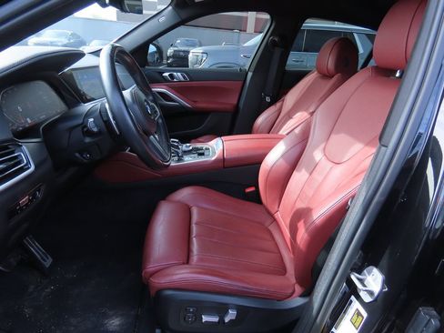 Used 2022 BMW X6 xDrive40i w/ M Sport Package image 10