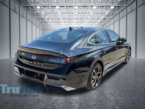 Used 2025 Hyundai Sonata SEL FWD image 8