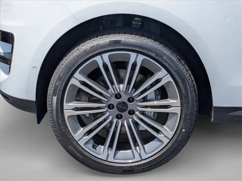 New 2026 Land Rover Range Rover Sport SE AWD/4WD image 10