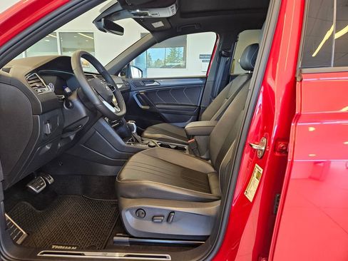 Used 2024 Volkswagen Tiguan SE R-Line image 14