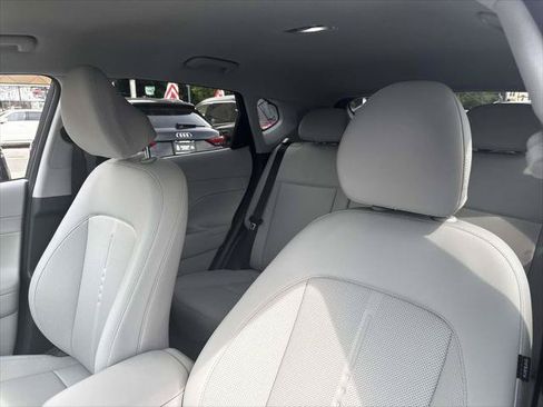 Used 2026 Hyundai Kona SEL Premium AWD/4WD image 19