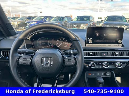 Certified 2025 Honda Civic Sport image 19